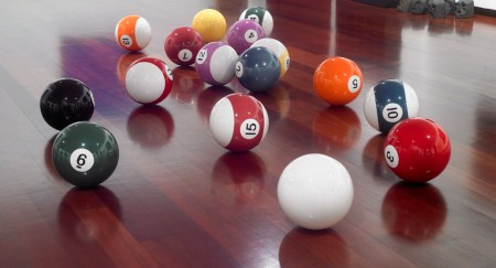 BOLAS DE BILLAR (Serie Trabajos Inútiles)